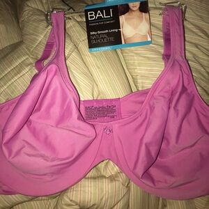 Pink/Beige/Black Bali smoothing, Underwire Bra with butter soft lining. 40D. NWT